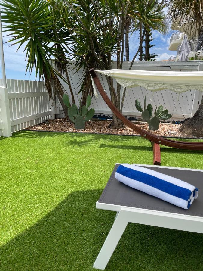 Tessa'S On The Beach Gold Coast Exterior photo